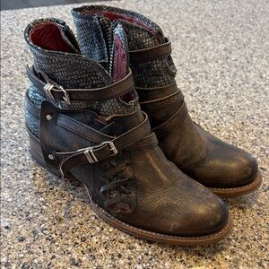 Freebird by Steven Distressed Black and Brown Ankle Boots